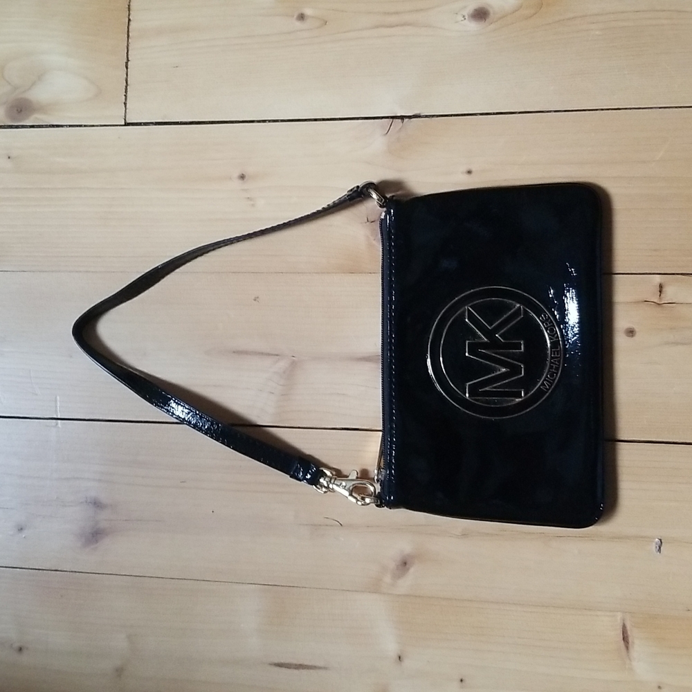 Michael Kors wristlet